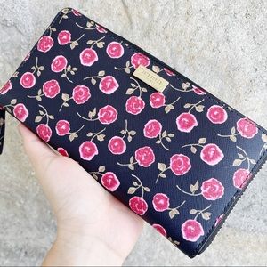 NWT🌸Kate Spade Floral Large Zip-Around Wallet